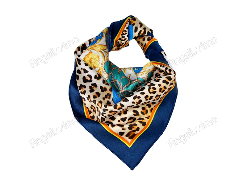  Платок шейный синего цвета с леопардовым и золотым рисунком
